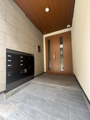 【エントランス】 | クレア岡本