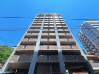 【外観】 | コアマンション美野島☆仲介手数料無料☆ | 【博多・天神が生活圏！利便性と豊かな自然が調和する街・美野島】
JR「博多」駅まで徒歩圏内、自転車やバスを利用すれば「天神」エリアへもスムーズにアクセスできる好立地です。