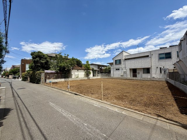 ＜LIBERi リーベリー＞練馬区春日町3丁目　土地30坪超×整形地　新築分譲住宅全2棟の前面道路含む現地写真