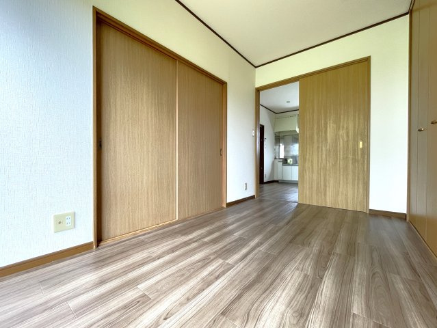 前田コーポの洋室
