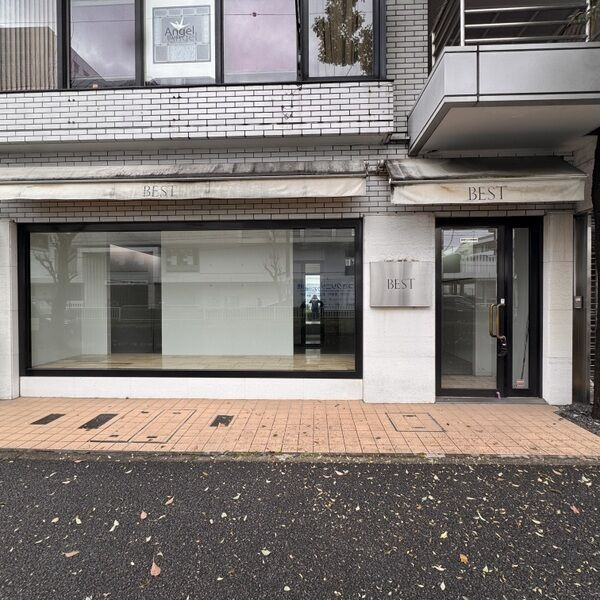 リバーサイドテラス石川橋(店舗)の外観