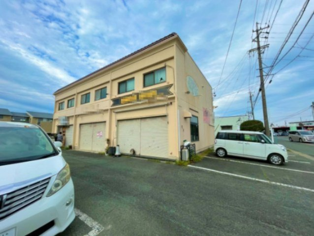 西幸町字幸38住居付店舗の外観
