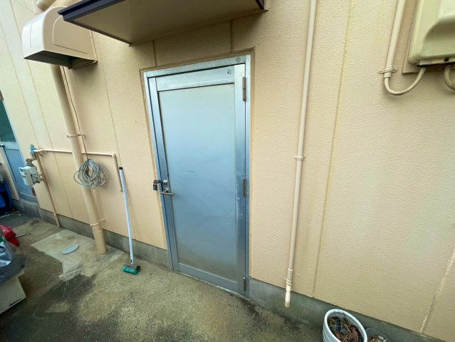 西幸町字幸38住居付店舗の外観
