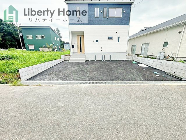 つくば市安食第2　新築戸建の駐車場