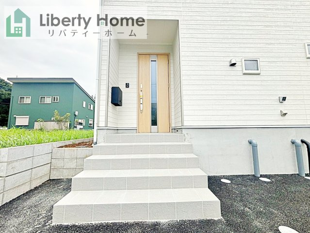 つくば市安食第2　新築戸建のエントランス