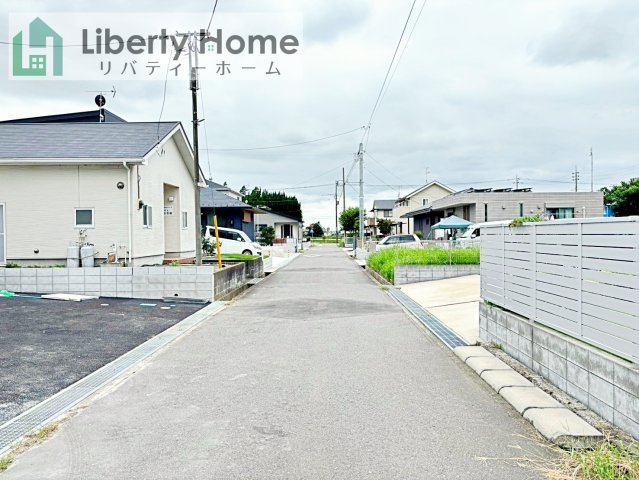 つくば市安食第2　新築戸建の前面道路含む現地写真