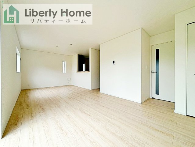 つくば市安食第2　新築戸建の居間・リビング