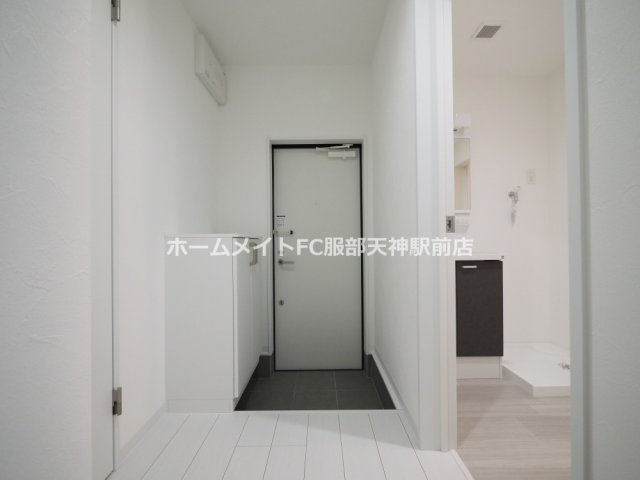EIJU加島B(南側)の玄関