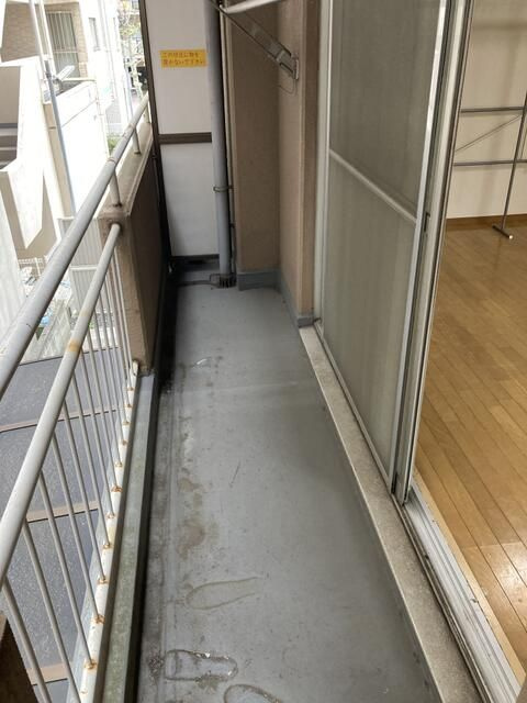 大島ビルのバルコニー