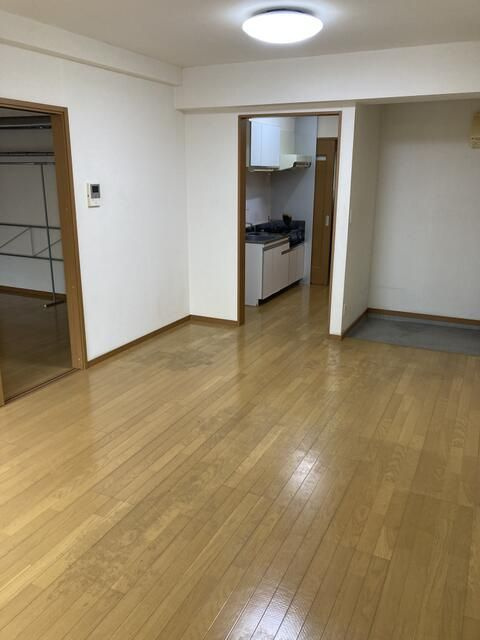 大島ビルの居間・リビング