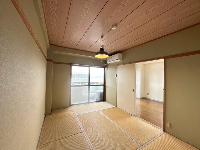 田口ビルの和室