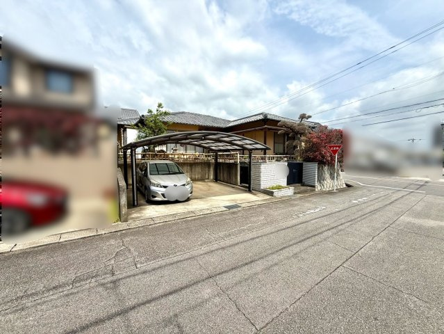 岡崎市竜美東三丁目土地A区画の前面道路含む現地写真