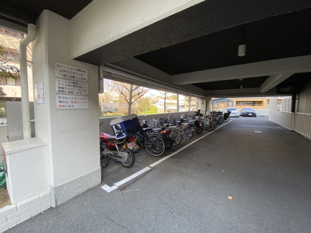 【駐車場】 | メゾン千里中央 | 敷地内駐輪場