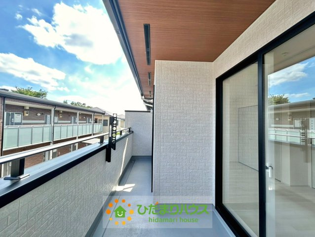 久喜市栗原４丁目　新築一戸建て　02のバルコニー