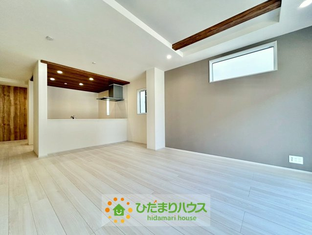 久喜市栗原４丁目　新築一戸建て　02の居間・リビング
