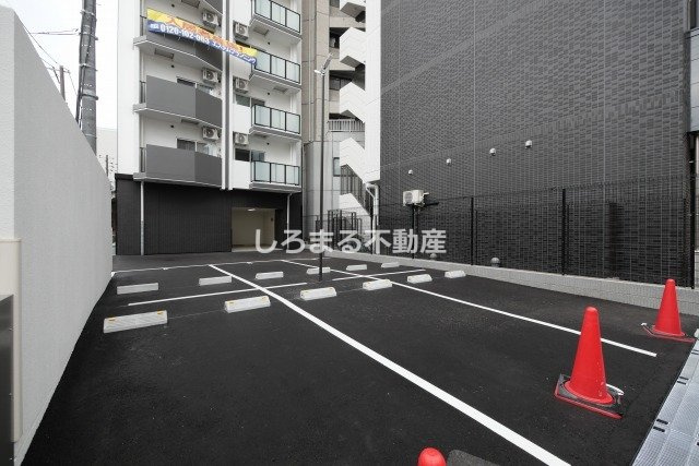 フェルザ福島の駐車場