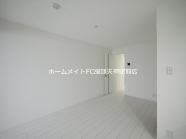 EIJU加島B(南側)の居間・リビング