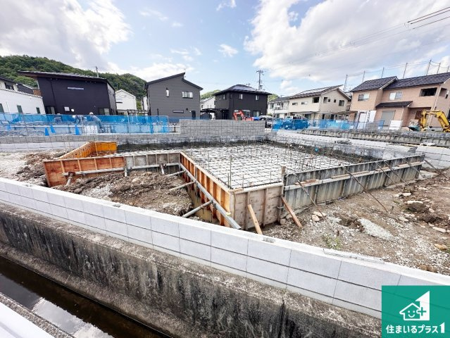 姫路市町坪　新築一戸建ての外観|周辺は落ち着いた街並みの住宅地！子育てがしやすい住環境です！まだ未完成ですが、現地でしかわからない事もございます。是非一度ご覧ください。