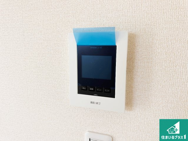姫路市町坪　新築一戸建ての防犯設備|カラーモニターインターホン！声だけでなく来訪者の姿や顔がモニターで確認できるので、小さなお子様がいらっしゃるご家庭でも安心できます！