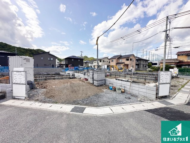 姫路市町坪　新築一戸建ての外観|周辺は落ち着いた街並みの住宅地！子育てがしやすい住環境です！まだ未完成ですが、現地でしかわからない事もございます。是非一度ご覧ください。