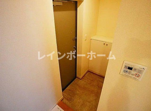 ファイネス梅田A棟の玄関