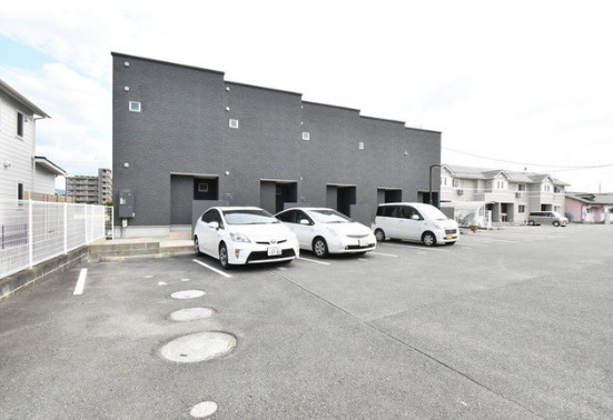 ショコラの駐車場|カースペースがあります