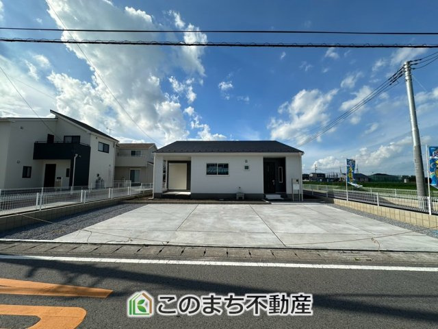 LiveleGarden.S宇都宮市中里町第5の駐車場|お車ゆとりの並列３台分☆