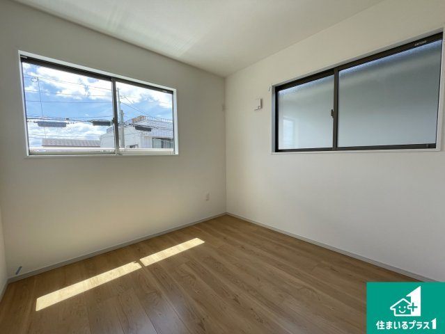 大津市本堅田　第1期　新築一戸建ての洋室|シンプルな洋室は、自分好みのインテリアが楽しめます♪ご家族とインテリアや家具を選びに行くのは新築購入時の醍醐味の一つです。ぜひお楽しみください♪