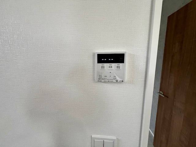 久留米市宮ノ陣大杜１期のキッチン|給湯器のコントロールパネル