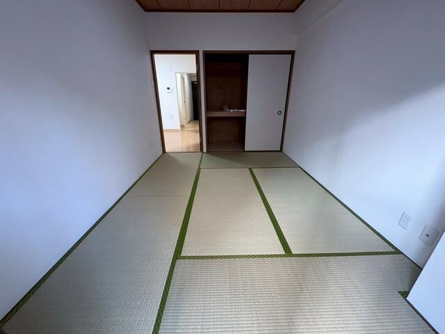 レジデンス富美浜の寝室