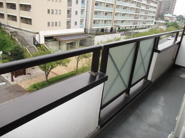 鴨志田第一ビルのバルコニー