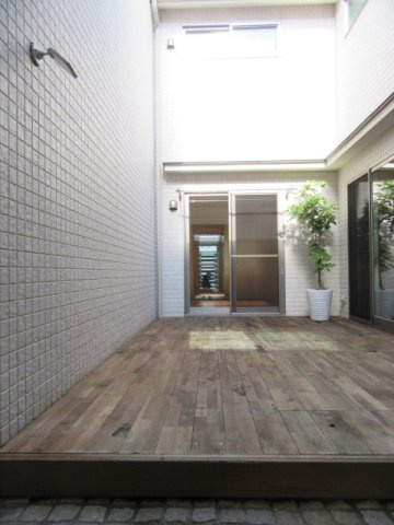 エコリビングステージ小金井の設備|ウッドデッキ　写真は他室