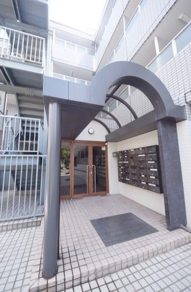 グラシアリノ町屋のエントランス
