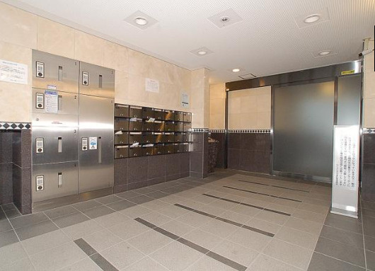 ルーブル渋谷本町のエントランス