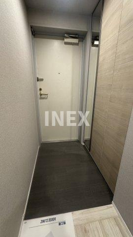 横浜市西区平沼１丁目の賃貸マンションの玄関