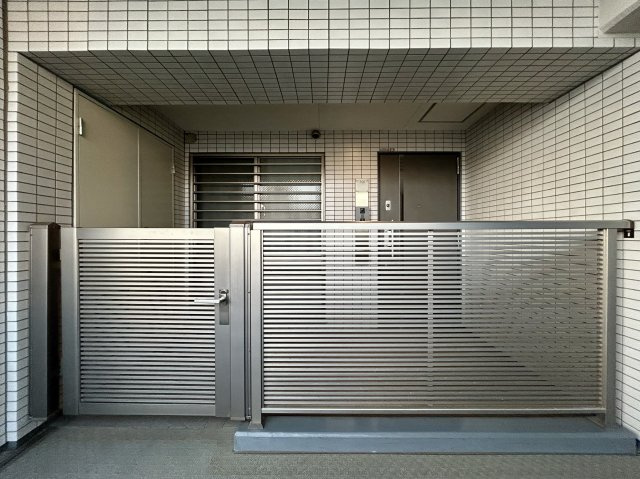 ルネプライディアの玄関|プライバシー性の高い専用ポーチ
