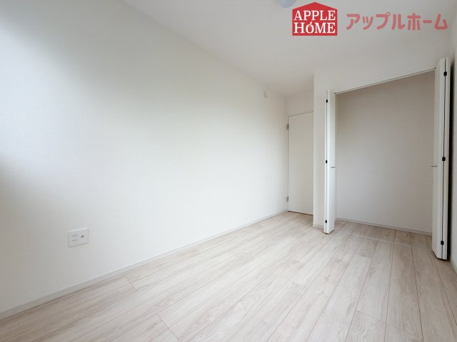 [新築住宅] 坂戸市柳町 5期 全1棟の洋室|２階居室は収納あり！たっぷりある収納活用でお部屋もキレイを保てます♪