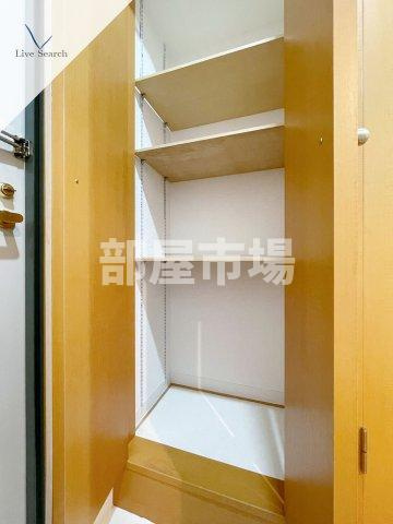 コアロード春日の収納