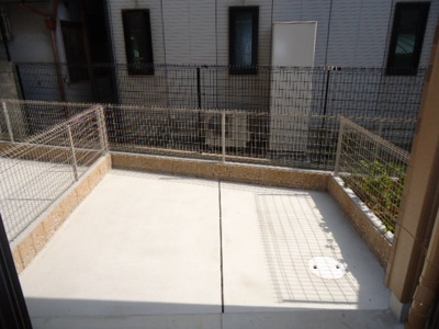 【バルコニー】 | ＣＯＭＦＯＲＴ額原 | 専用庭