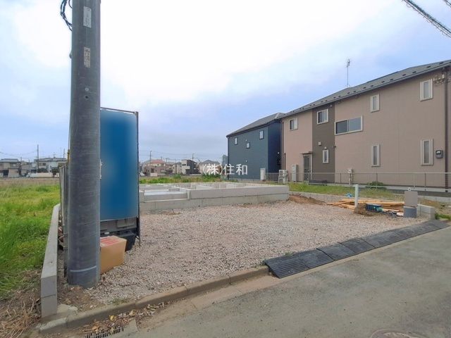 川越市上野田町の新築一戸建の前面道路含む現地写真
