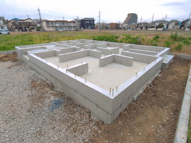 川越市上野田町の新築一戸建の前面道路含む現地写真