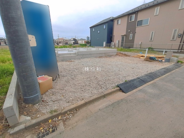 川越市上野田町の新築一戸建の前面道路含む現地写真