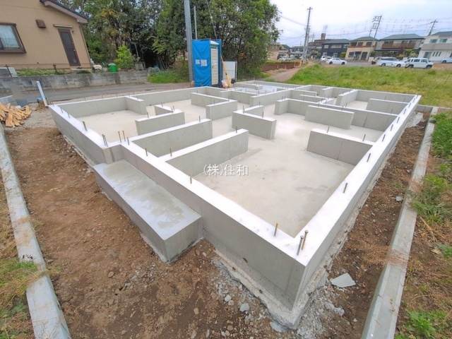 川越市上野田町の新築一戸建の前面道路含む現地写真