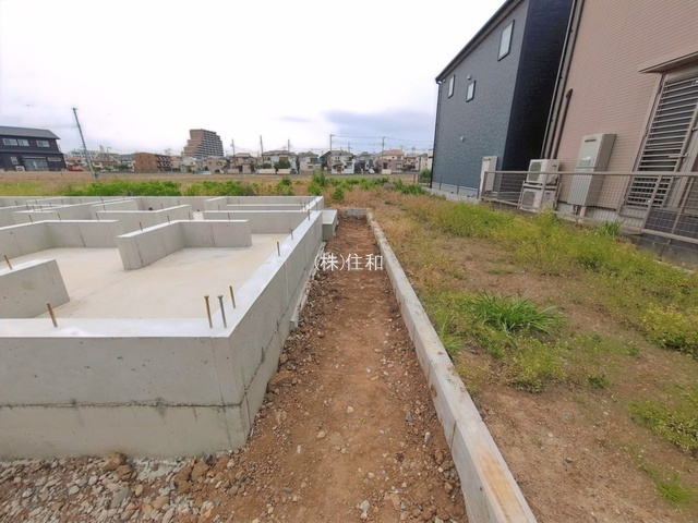 川越市上野田町の新築一戸建の前面道路含む現地写真