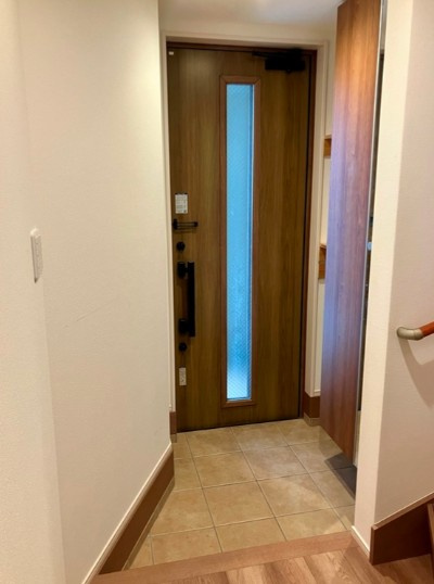 白山戸建の玄関