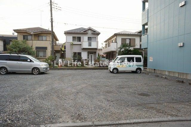 マリッチ久米川の駐車場