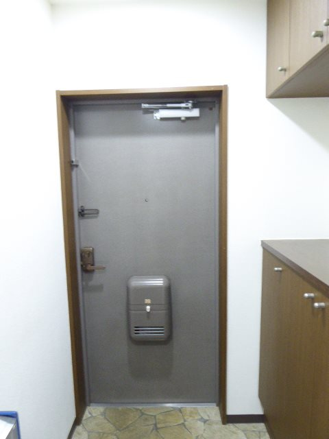 リヴィエール一橋学園の玄関