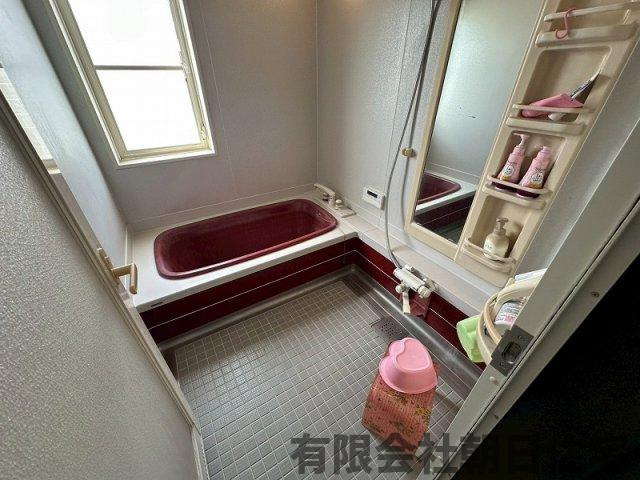 【浴室】 | 内中原町中古戸建 | 落ち着いた空間の3階お風呂です
