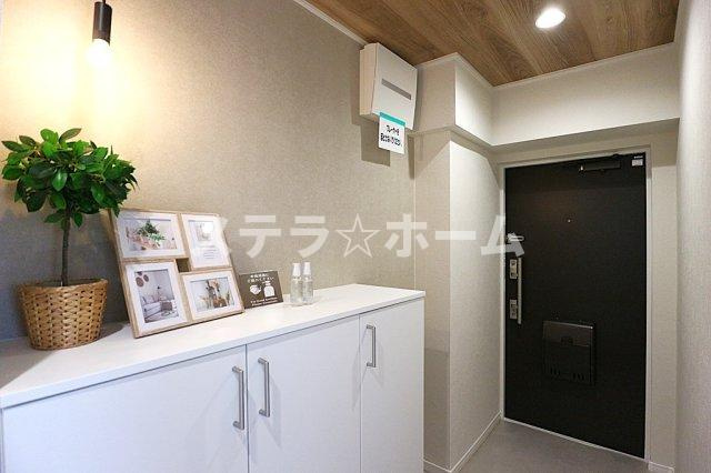 チサンマンション高槻の玄関|収納もある玄関です