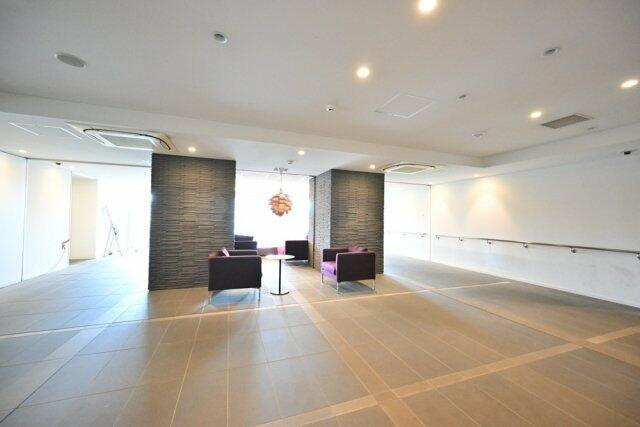 多摩市諏訪２丁目の賃貸マンションのロビー